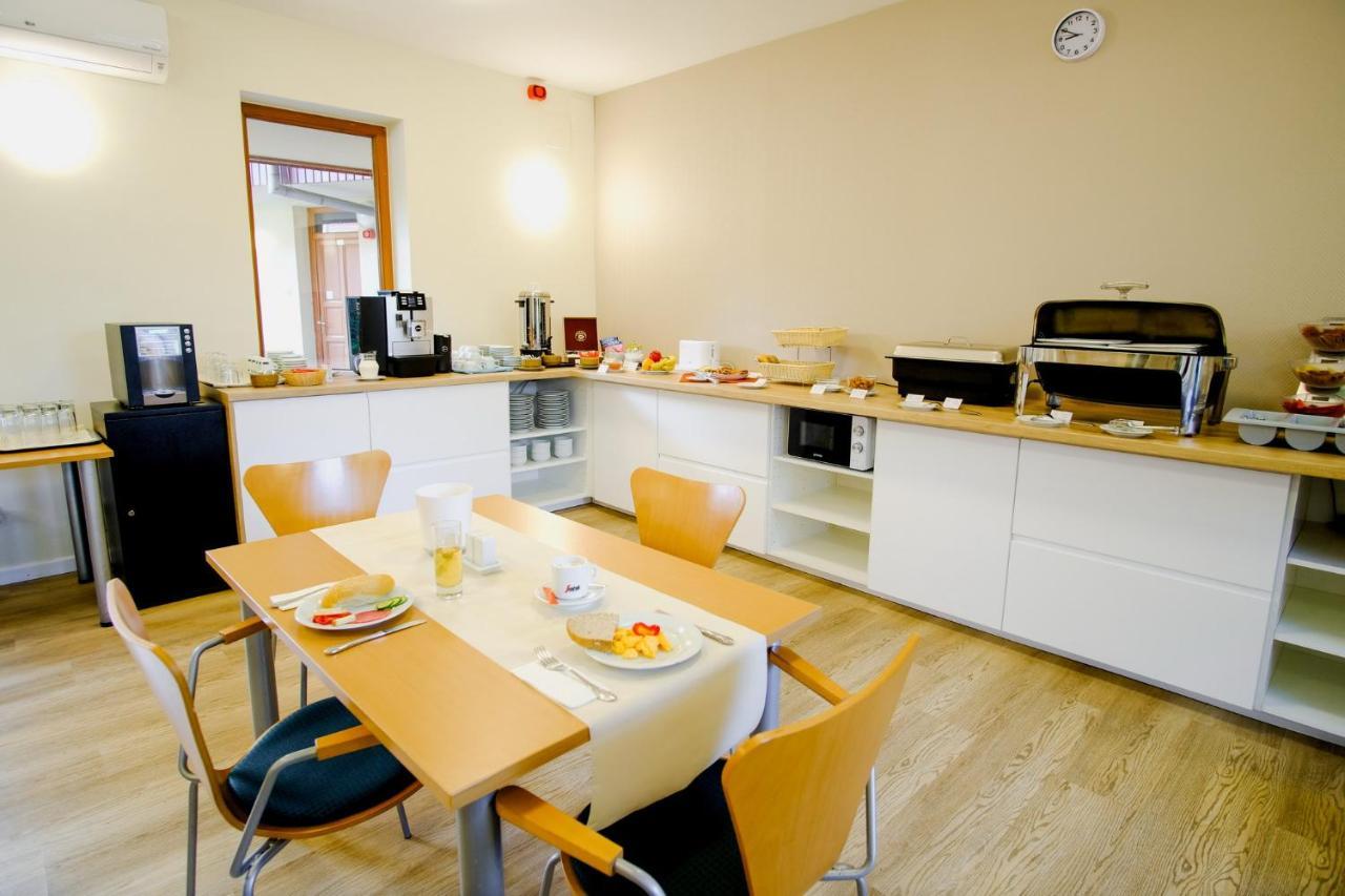Hotel Adalbert Szent Gyoergy Haz Esztergom Bagian luar foto