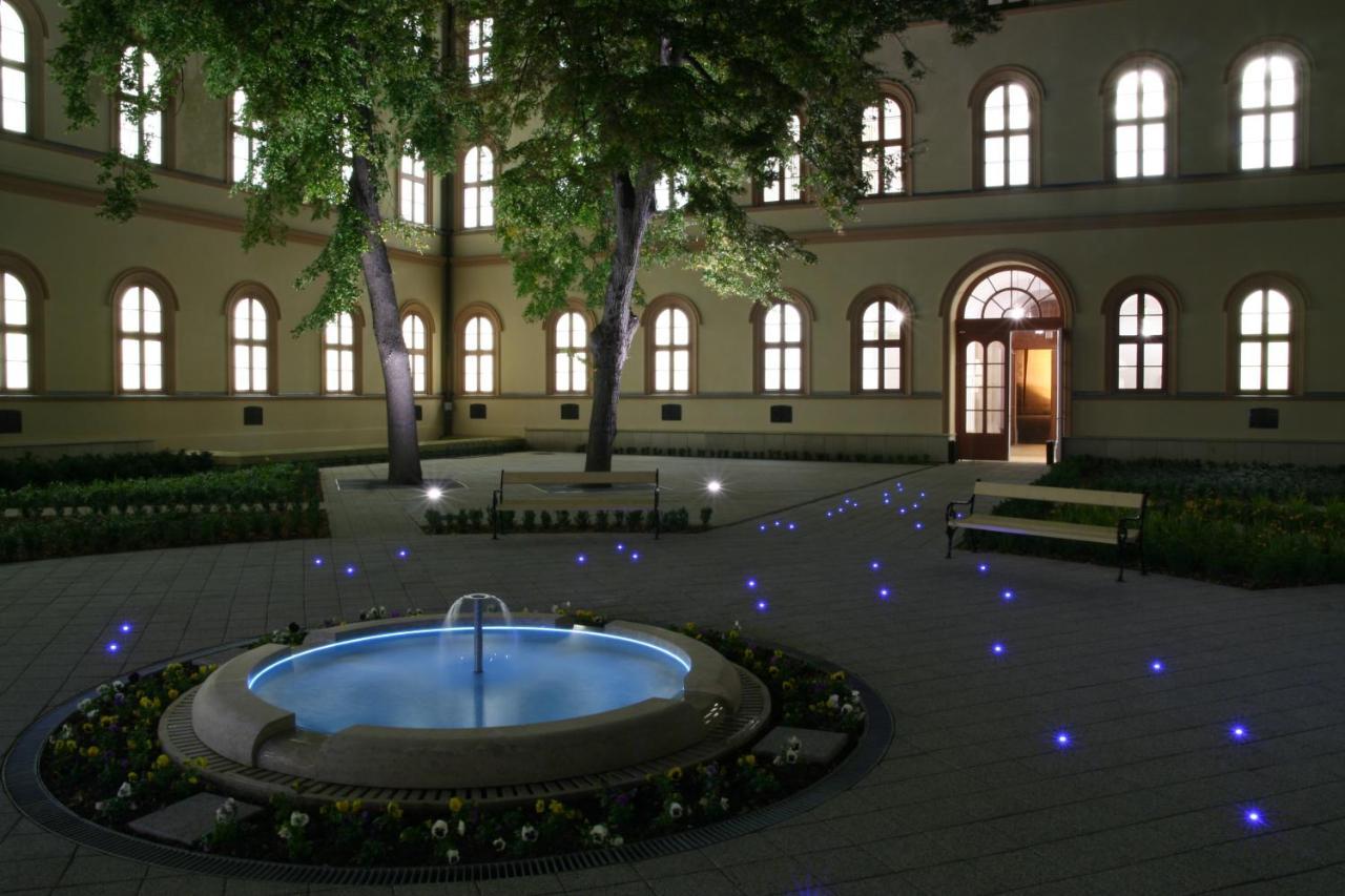 Hotel Adalbert Szent Gyoergy Haz Esztergom Bagian luar foto